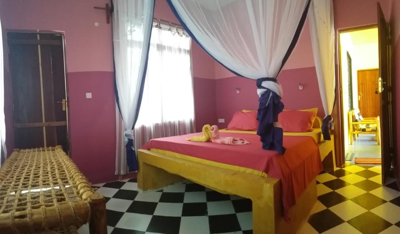La Locanda Lodge - Apartment, 4 Double Rooms & Kitchen Near The Beach Джамбиани Екстериор снимка